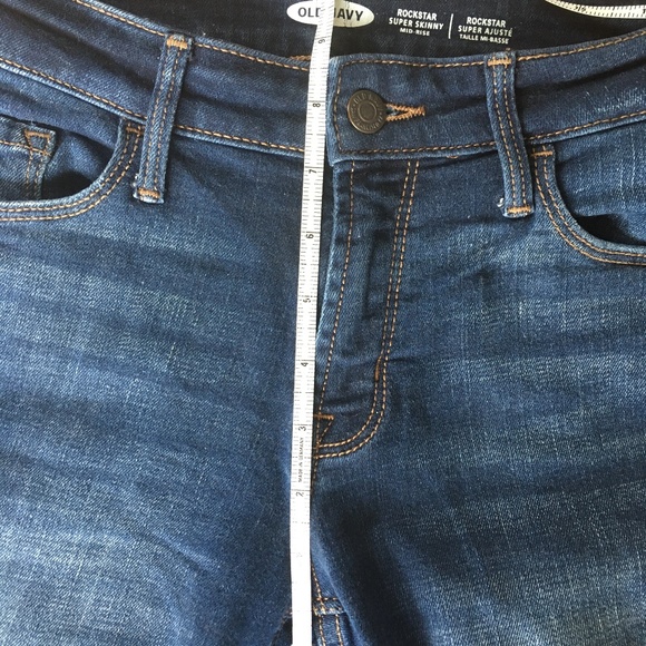 Old Navy Mid-rise Super Skinny Rockstar 2 Short - Picture 6 of 11